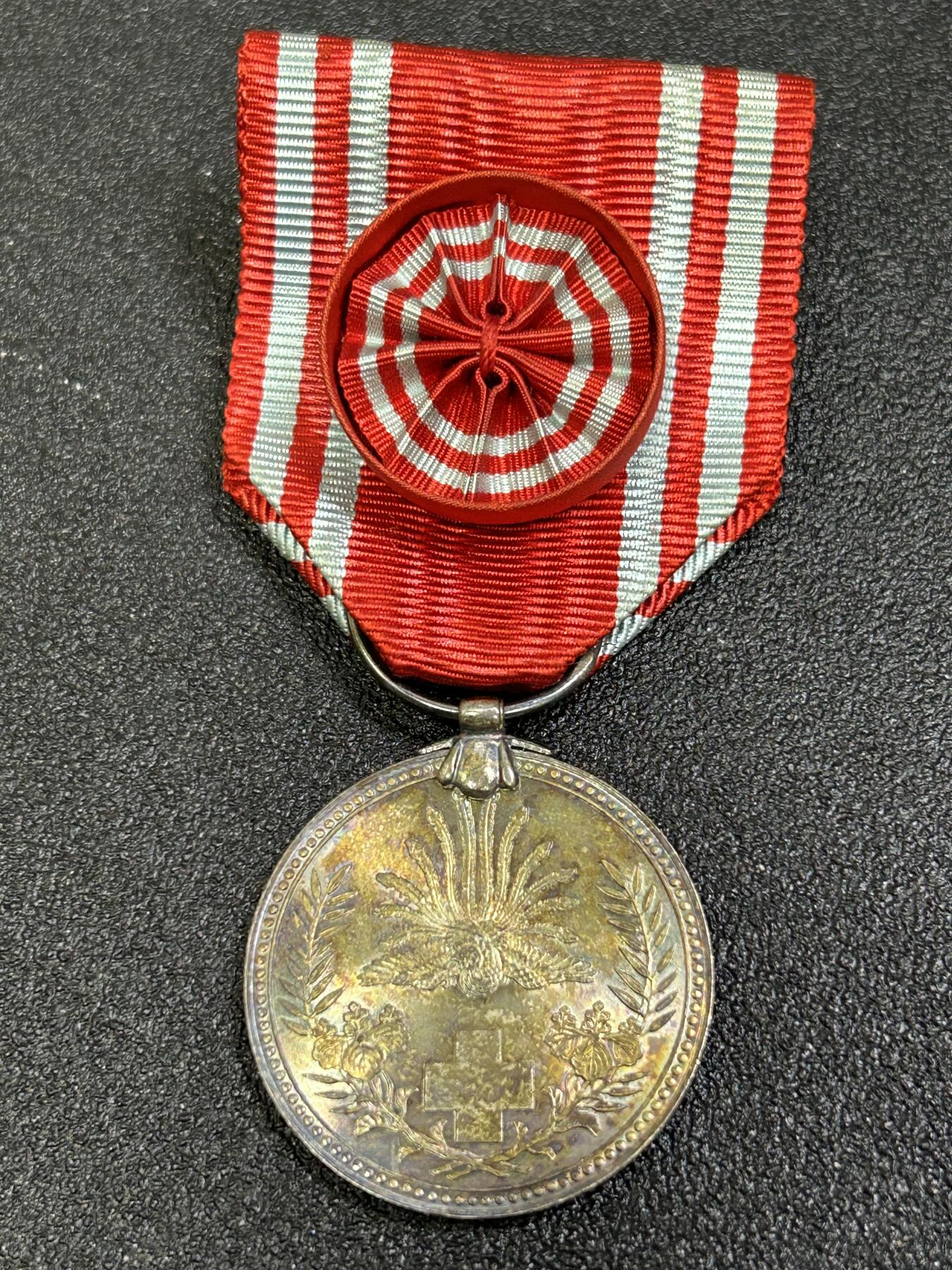 西秦中古拍卖第七十九期  日本红十字会奖章 早期银制 高等级