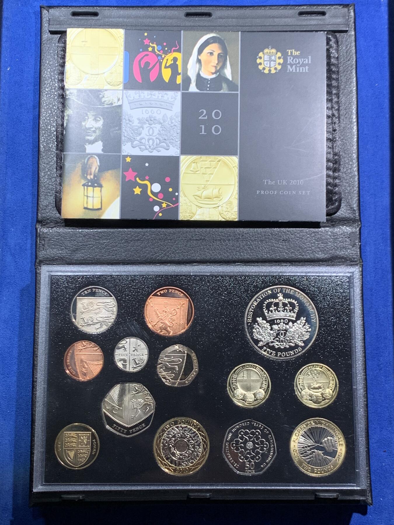 《竞宝斋》第467场 周日，周一 2场连拍 （全场包邮）欢迎送拍 英国2010官方精制套币 盒证全