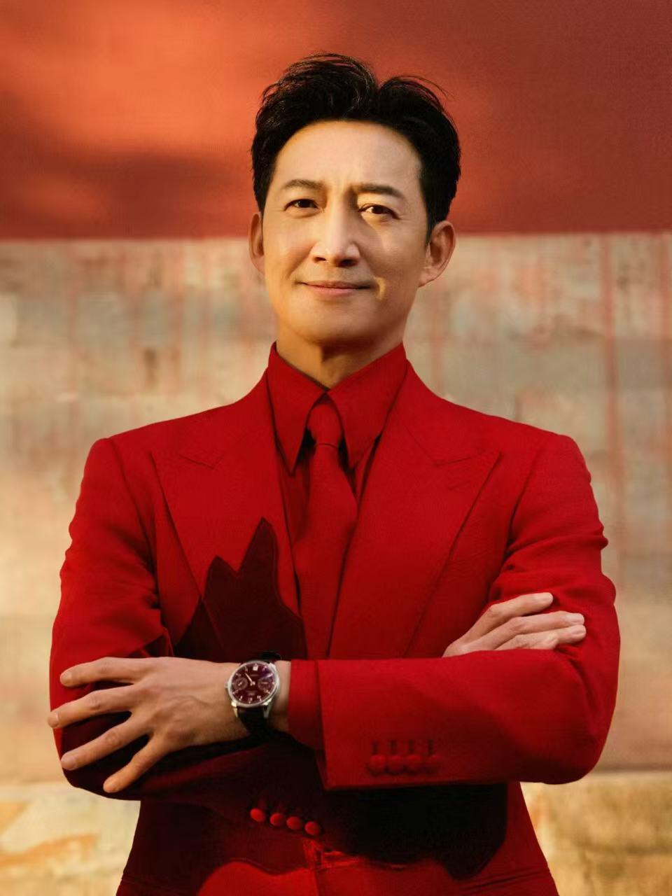 零元拍： 王阳亲笔签名2026总台马年春晚六月荷花花神春帖，祝君“幸福快乐”！