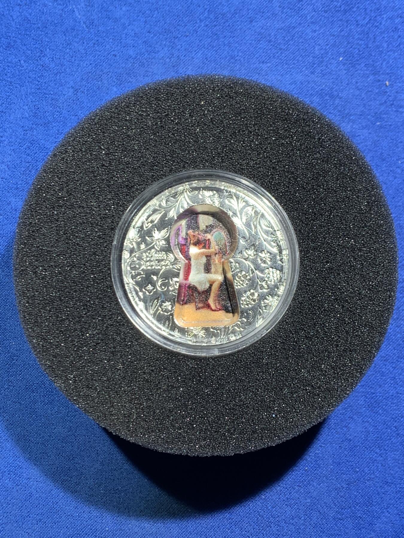 《竞宝斋》第467场 周日，周一 2场连拍 （全场包邮）欢迎送拍 库克2018年10元部分彩色普制银币 小秘密 999银2盎司 发行量：777 盒证全