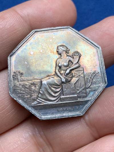 《竞宝斋》第467场 周日，周一 2场连拍 （全场包邮）欢迎送拍 - 法国清凉八角银质代币，直径：32.5mm，16.35g，边铭：丰饶角 ARGENT，少见，双面五彩包浆