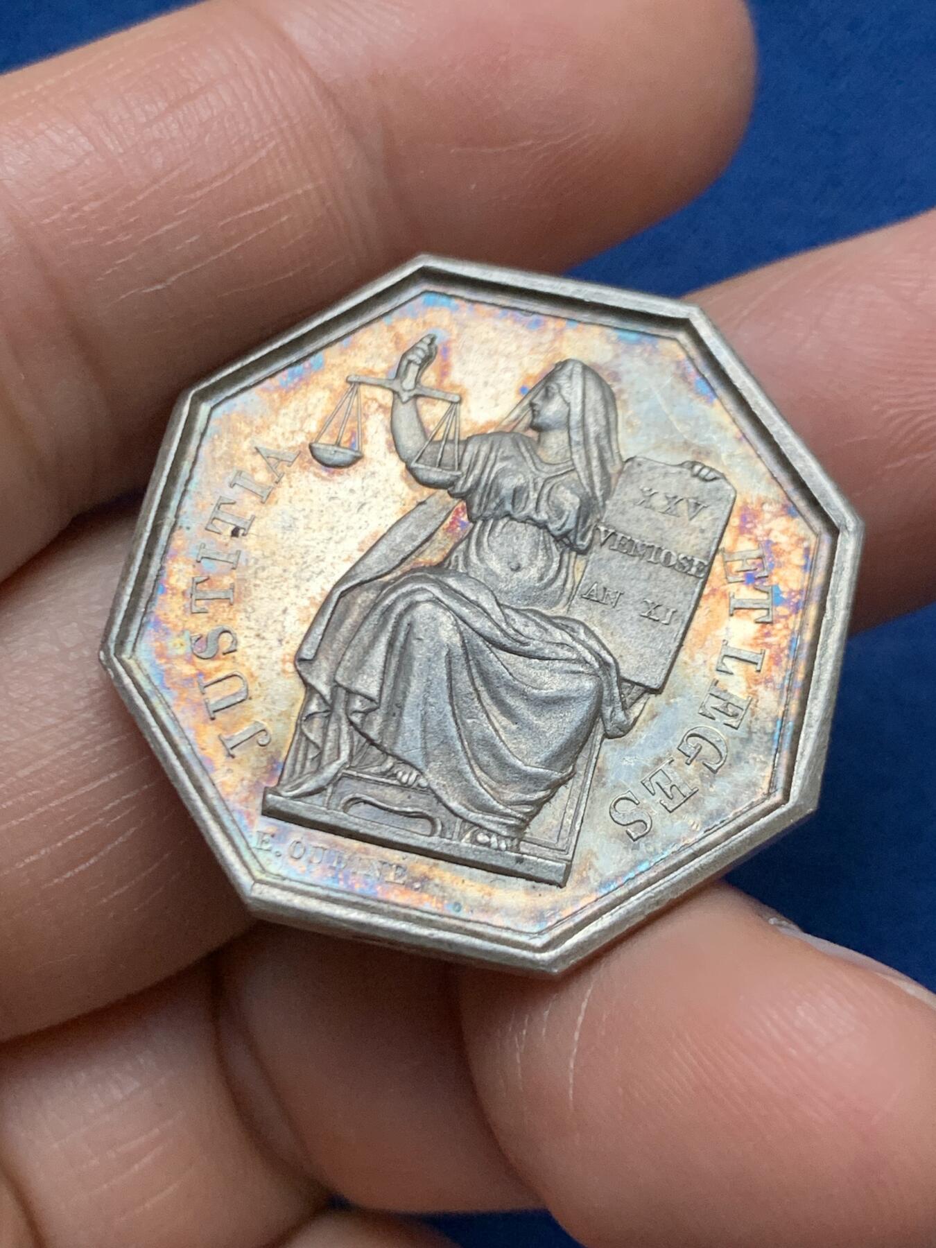 《竞宝斋》第467场 周日，周一 2场连拍 （全场包邮）欢迎送拍 法国卢瓦尔公证人八角银质代币 12.85克 30.5mm 手指银标 