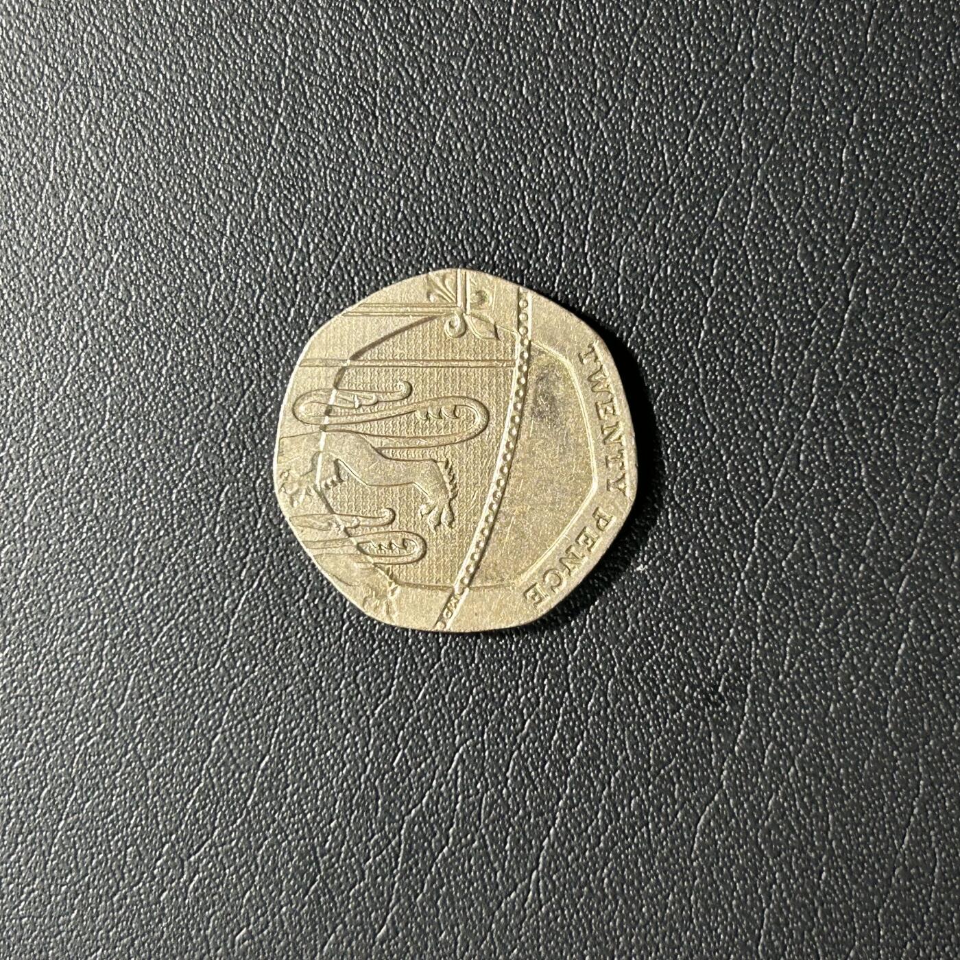 【铜匠收藏】★第141★散币专场 不寄存，30包邮。不满30元，支付5元运费。《接受代拍 代送NGC评级》 英国 2014年 20便士多边形硬币