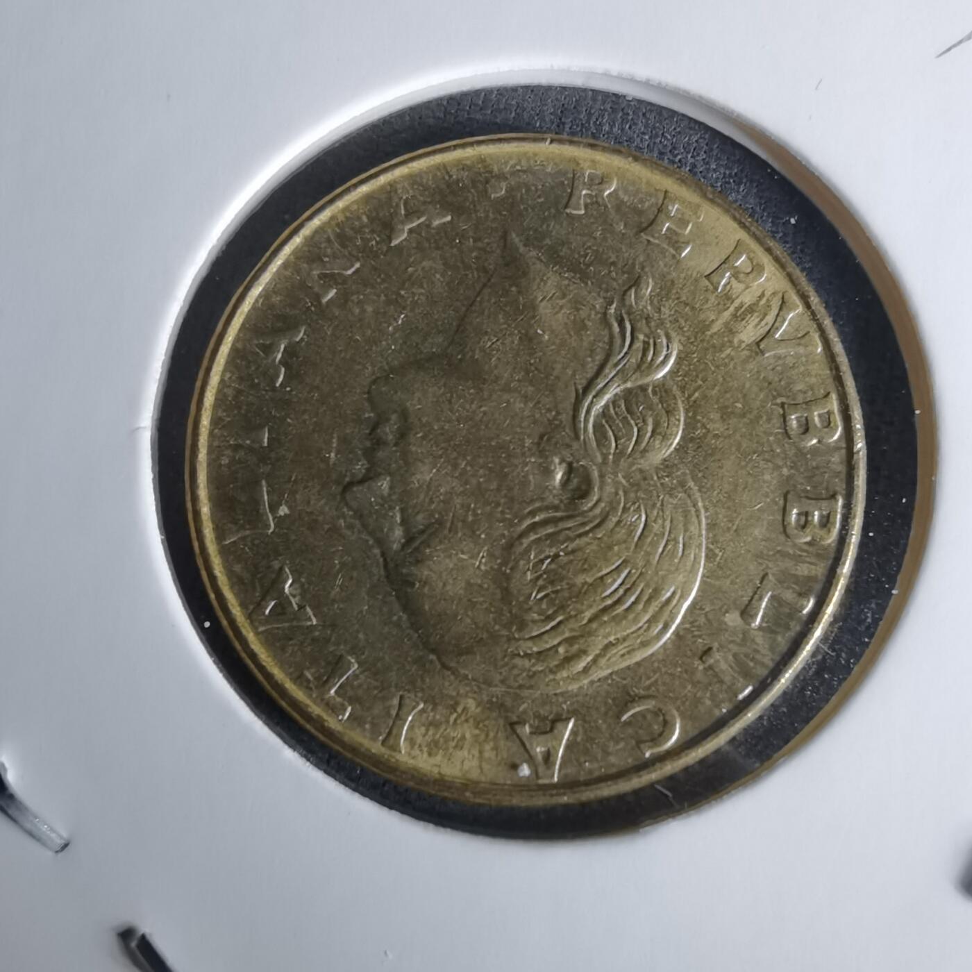 沼泽如烟--第1008场 意大利1977年200里拉