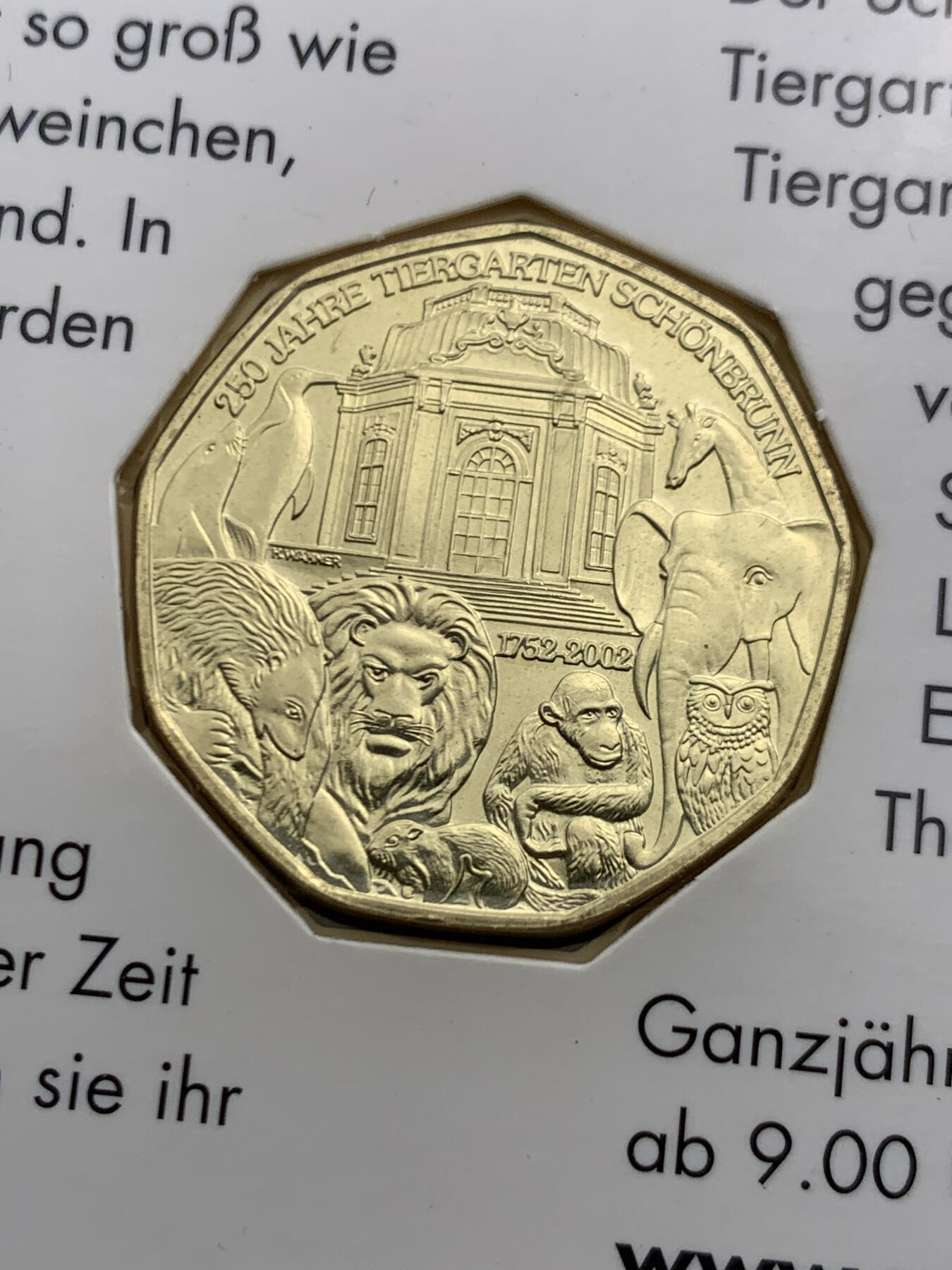 《竞宝斋》第467场 周日，周一 2场连拍 （全场包邮）欢迎送拍 奥地利2002年5欧元类精制银币 美泉宫动物园250周年 10克800银 卡装 （8克是指纯银净重）