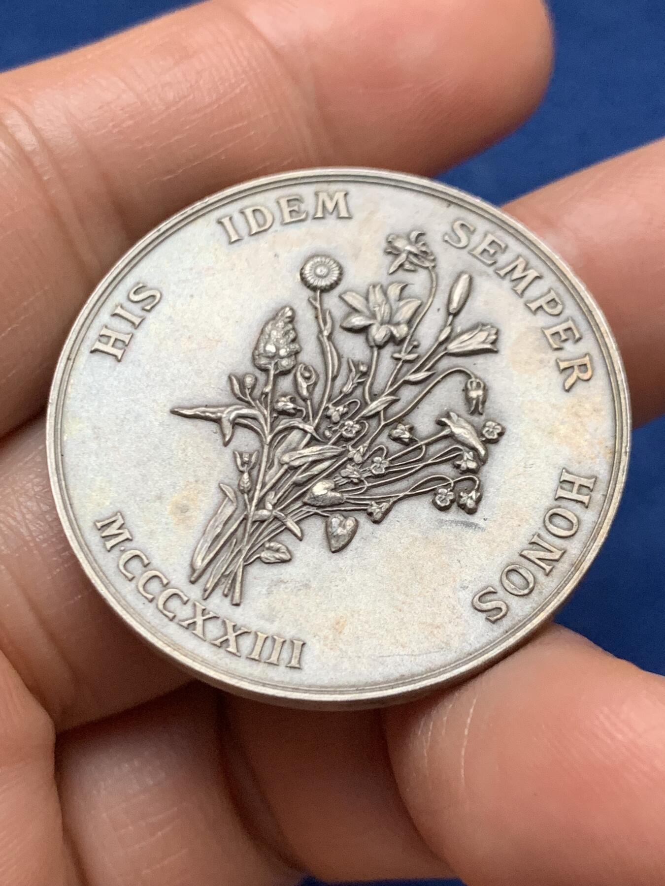 《竞宝斋》第467场 周日，周一 2场连拍 （全场包邮）欢迎送拍 法国图卢兹花卉节银质代币，22.51g，35.7mm，丰饶角1argent边铭