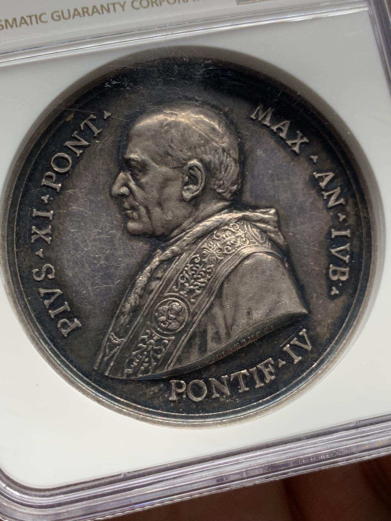 《竞宝斋》第467场 周日，周一 2场连拍 （全场包邮）欢迎送拍 NGC AU58 梵蒂冈 1925年 庇护十一银章 加厚盒