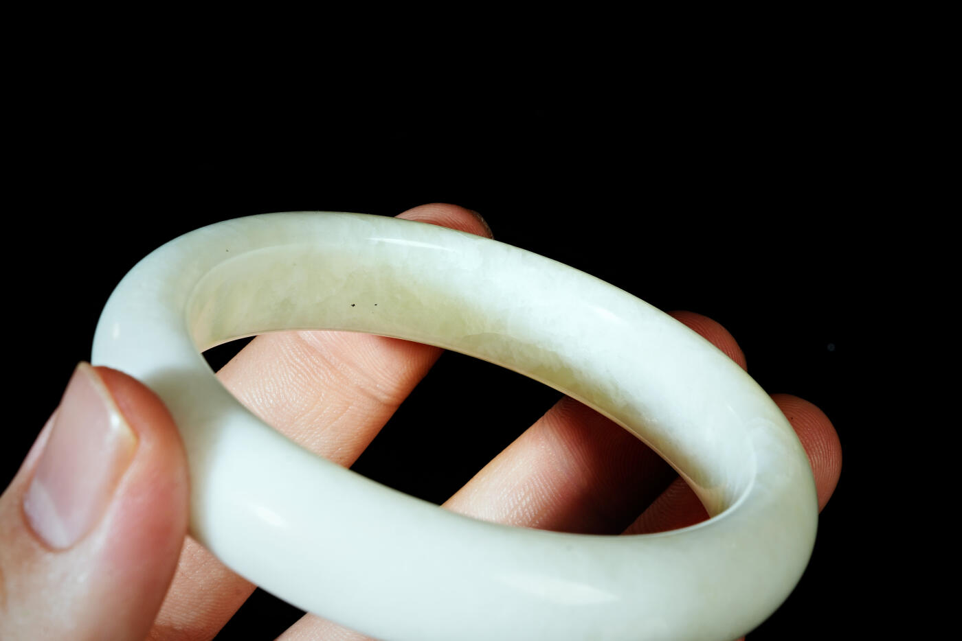 上海都达杂项专场四十四【全场包邮】  天然蓝田玉贵妃手镯 附鉴定证书941-80