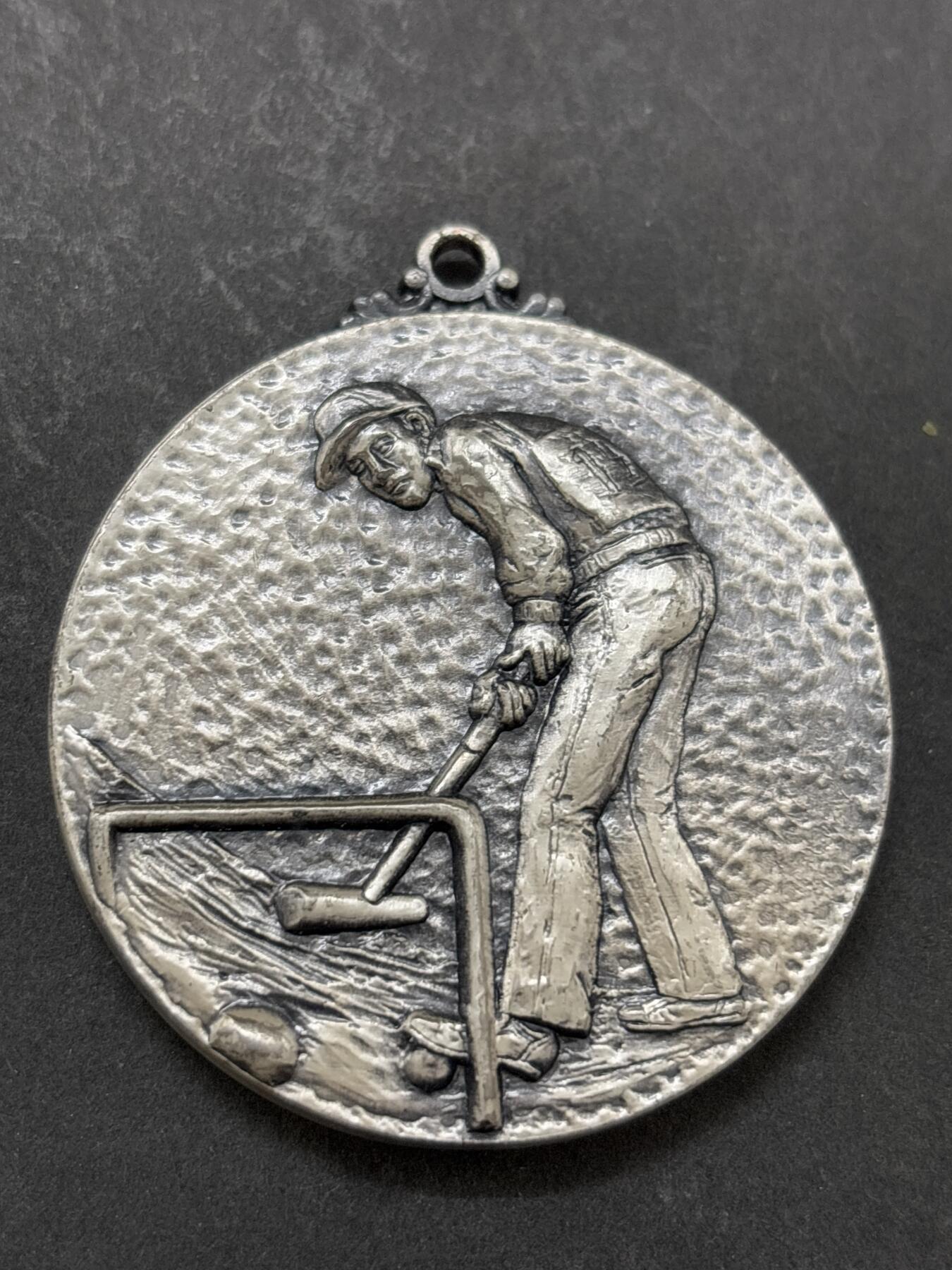 文馨钱币收藏第 295 场，（元宵场）各种银币散币纪念章，长期接代拍业务 日本平成七年交通安全协会西目町支部准优胜大型纪念章