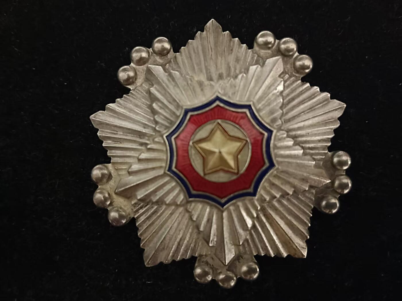 千位小号三级国旗勋章横针版