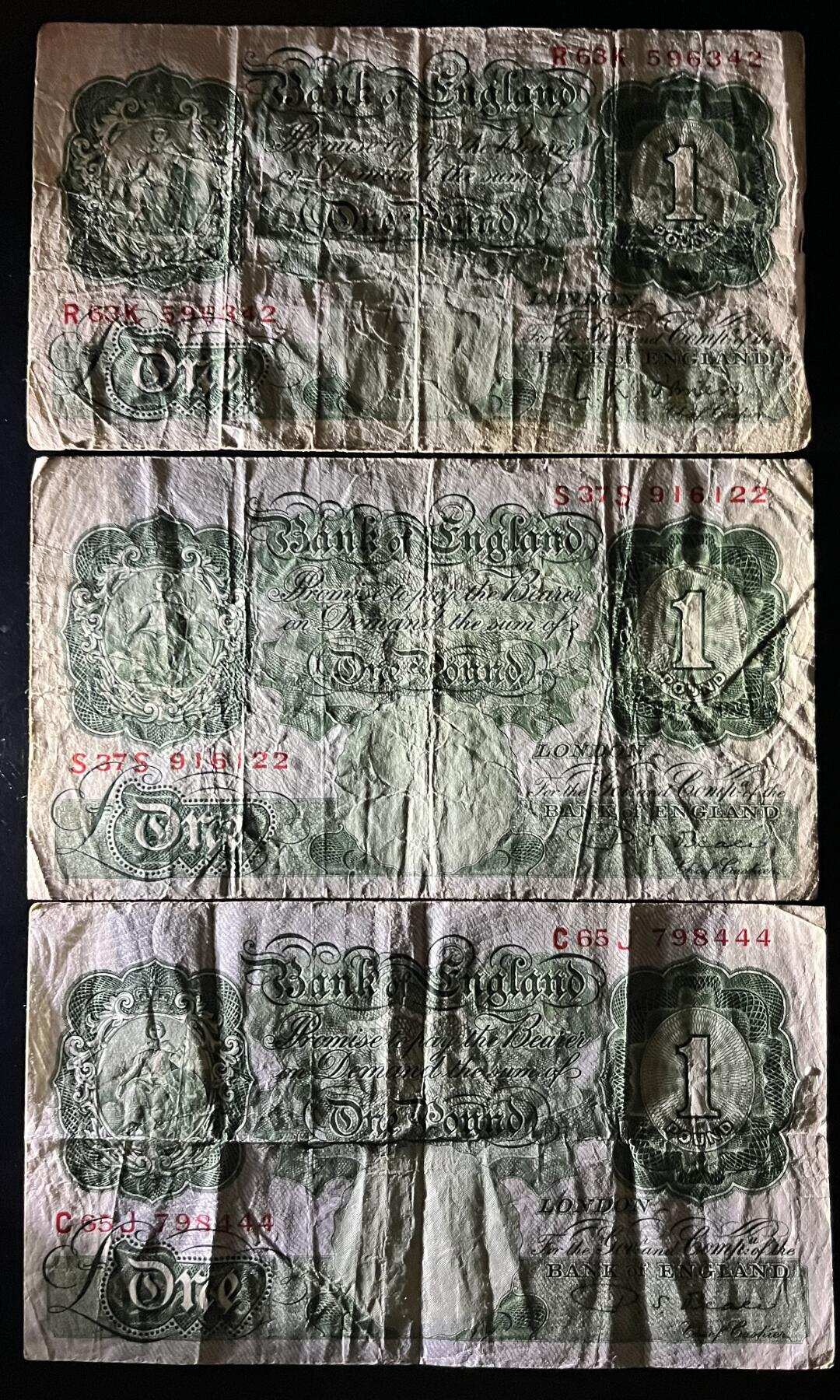 小福收藏拍卖第202期 流通品相裸钞 特惠场 本场全部为欧洲纸币【佣金仅收2% 不设最低佣金 全场包邮】 英国1镑 1组3张（含1张豹子号 ）