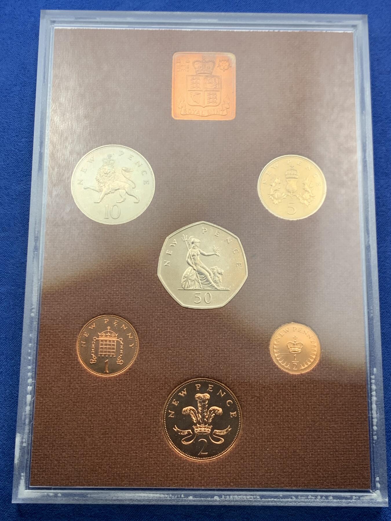 《竞宝斋》第467场 周日，周一 2场连拍 （全场包邮）欢迎送拍 英国1974年精制套币 6枚币和1枚章