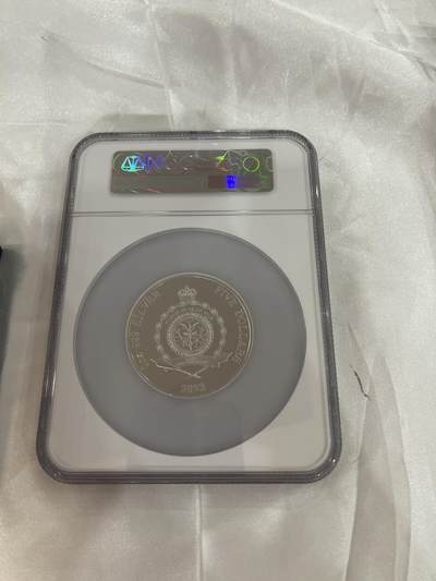 2023年纽埃火山2盎司银币，NGC评级PF70 ULTRA CAMEO，限量105枚，带原盒证书，99.9%纯银，直径55mm，火山主题，收藏佳品！ 2023年纽埃火山2盎司银币，NGC评级PF70 ULTRA CAMEO，限量105枚，带原盒证书，99.9%纯银，直径55mm，火山主题，收藏佳品！