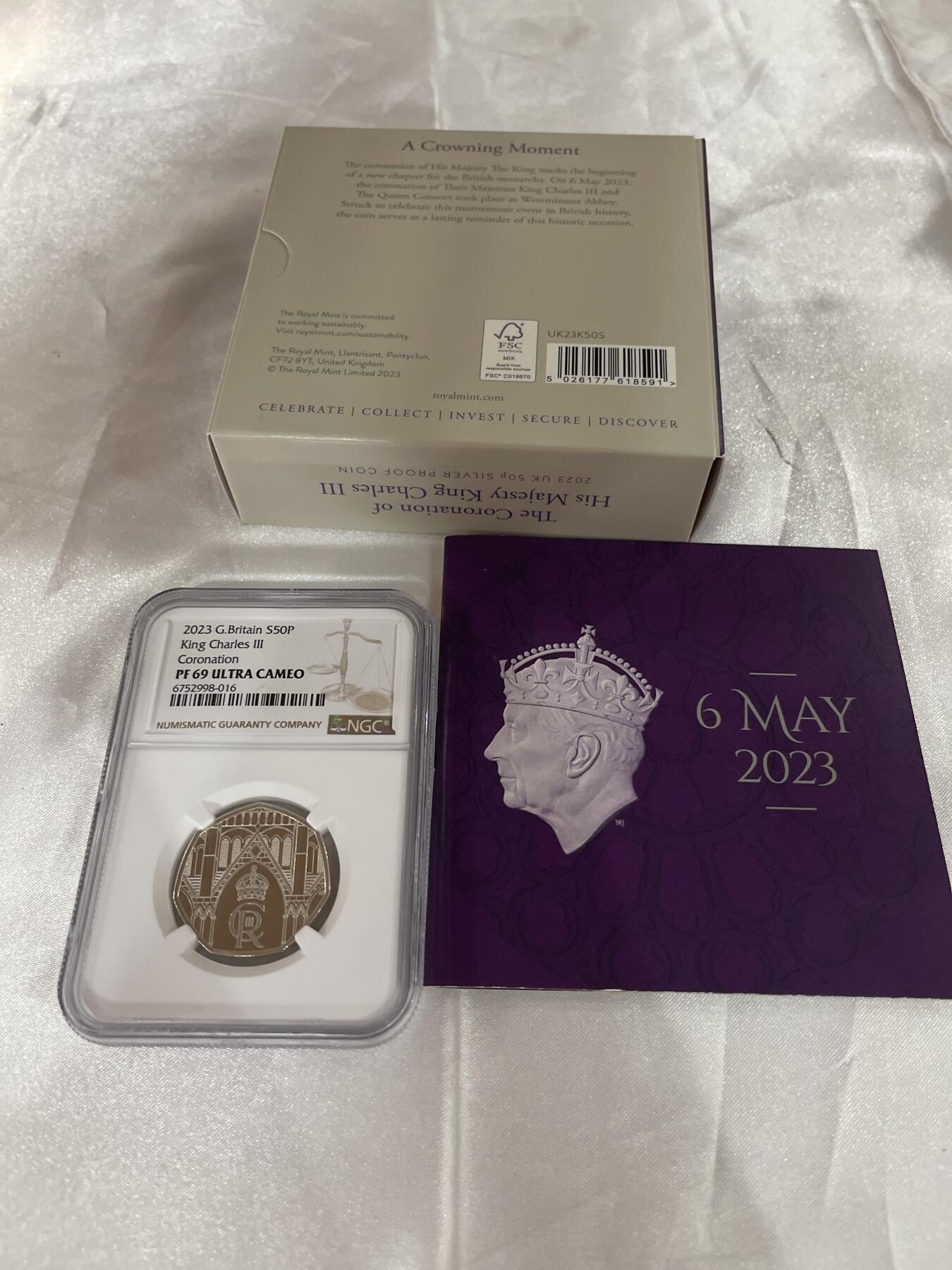 2023年英国查尔斯三世加冕纪念币，50便士，NGC评级PF69 ULTRA CAMEO，带原装评级盒、包装盒和证书，