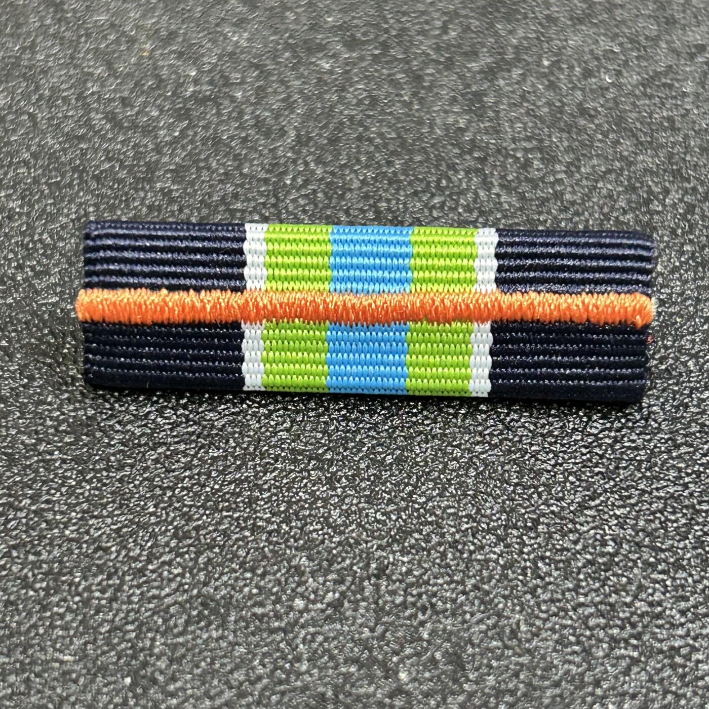 西秦中古拍卖第七十九期  香港踏浪者奖章勋略 橘色条 勇敢胸条 一线人员版