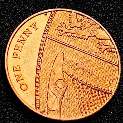 泉币菌-第204场-元宵节专场 本场拍品多 请提前出价 - 英国2010年 1便士硬币 狮腿盾牌 20.3mm