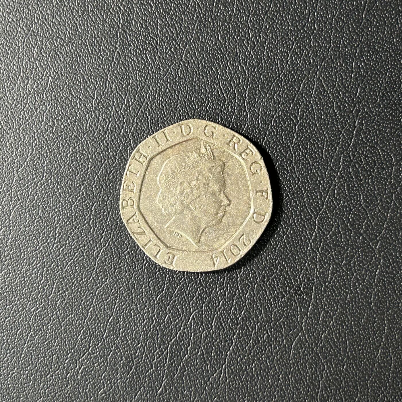 【铜匠收藏】★第141★散币专场 不寄存，30包邮。不满30元，支付5元运费。《接受代拍 代送NGC评级》 英国 2014年 20便士多边形硬币