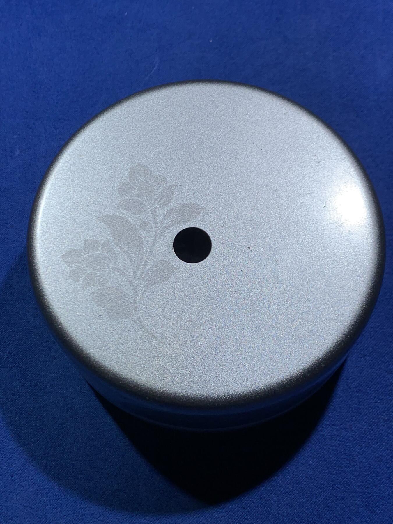 《竞宝斋》第467场 周日，周一 2场连拍 （全场包邮）欢迎送拍 库克2018年10元部分彩色普制银币 小秘密 999银2盎司 发行量：777 盒证全