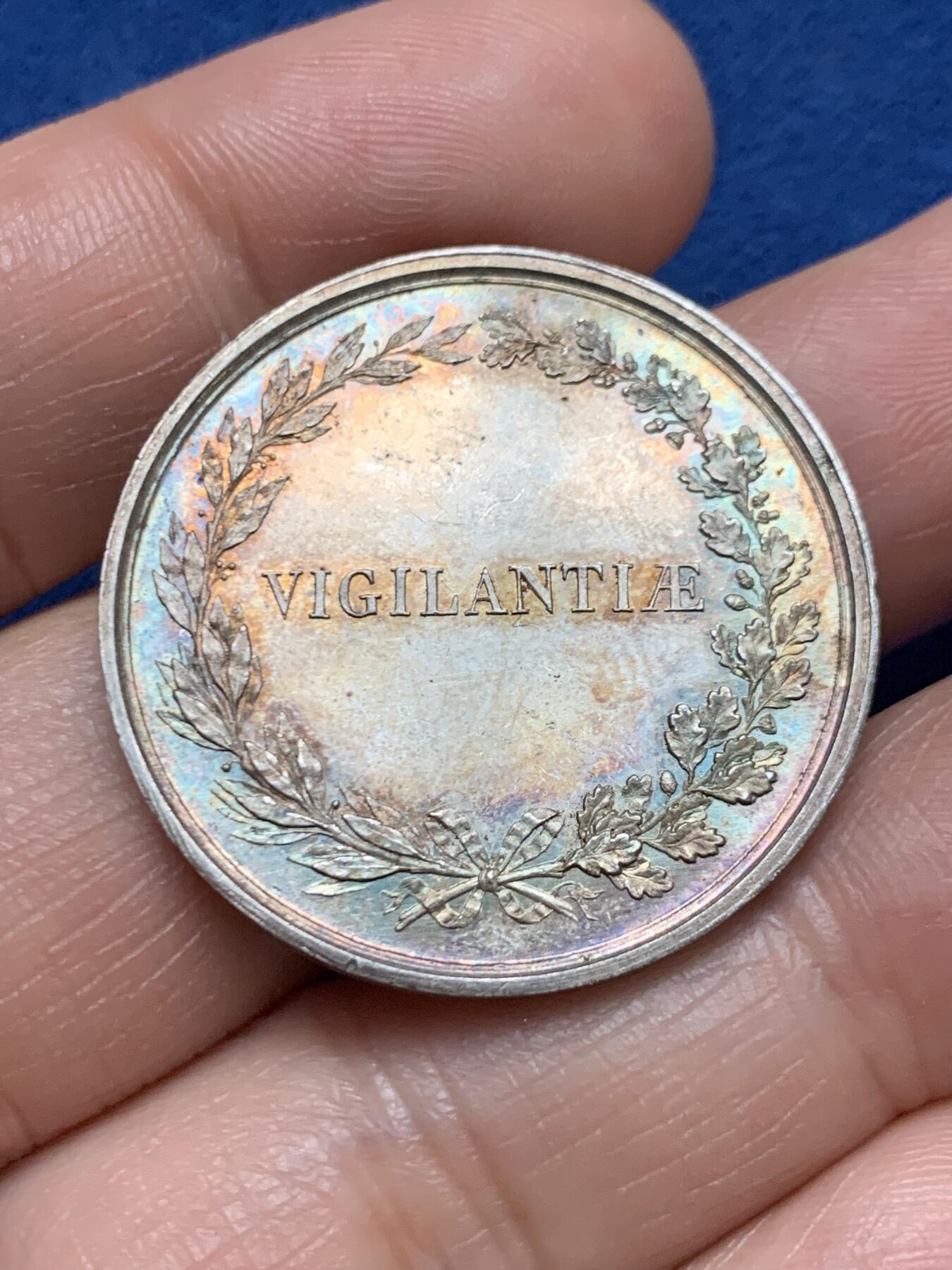 《竞宝斋》第467场 周日，周一 2场连拍 （全场包邮）欢迎送拍 比利时图尔奈市议会纪念银章 12.35克 32.1mm