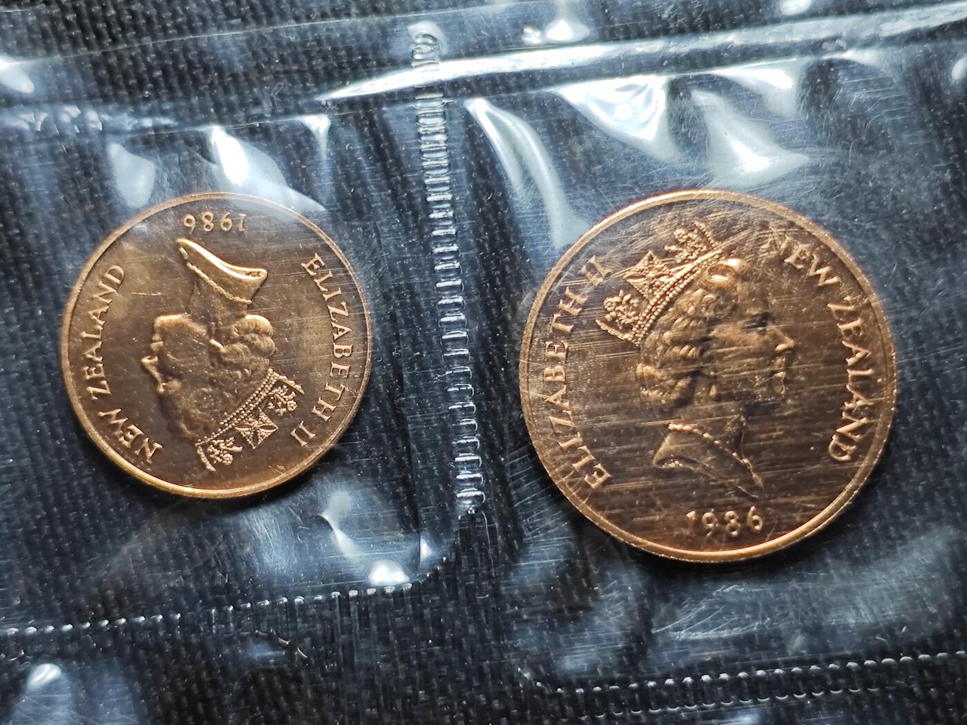 KK钱币收藏小铺   套币 批量/好品散币专场 2月预留时间 周末发货  1986新西兰大小面值清年 鸟主题一套 含1元克朗形纪念币