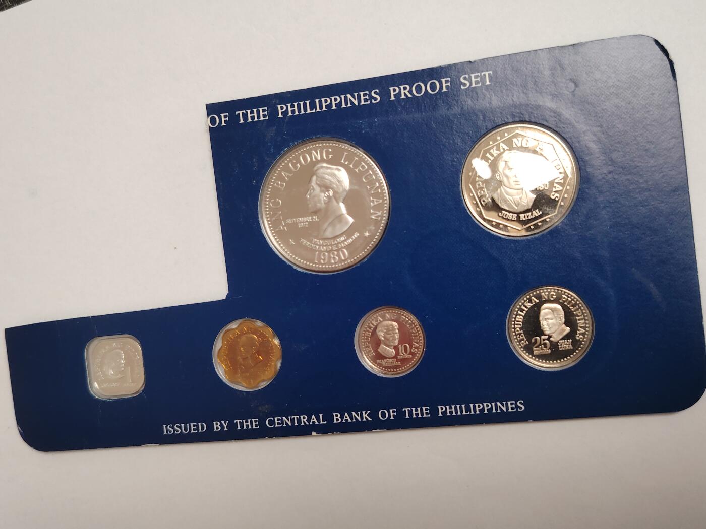布加迪🐬～世界钱币(上海)🌾第 278 期 /  各国套币和散币 菲律宾🇵🇭 1980年 25分精致币