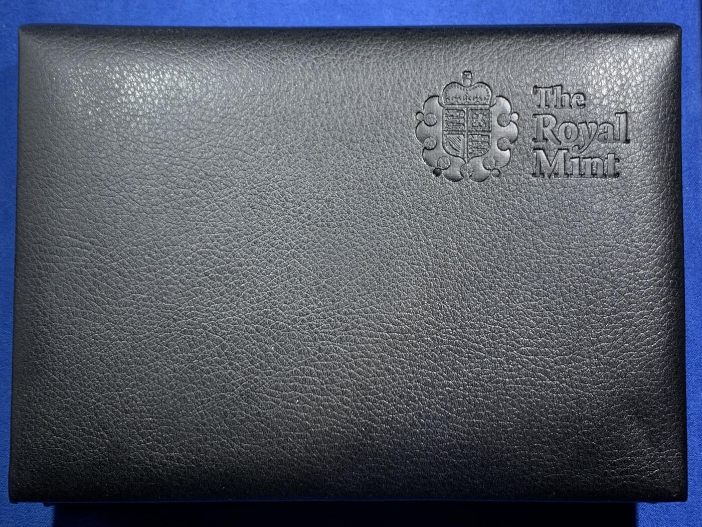 《竞宝斋》第467场 周日，周一 2场连拍 （全场包邮）欢迎送拍 英国2010官方精制套币 盒证全