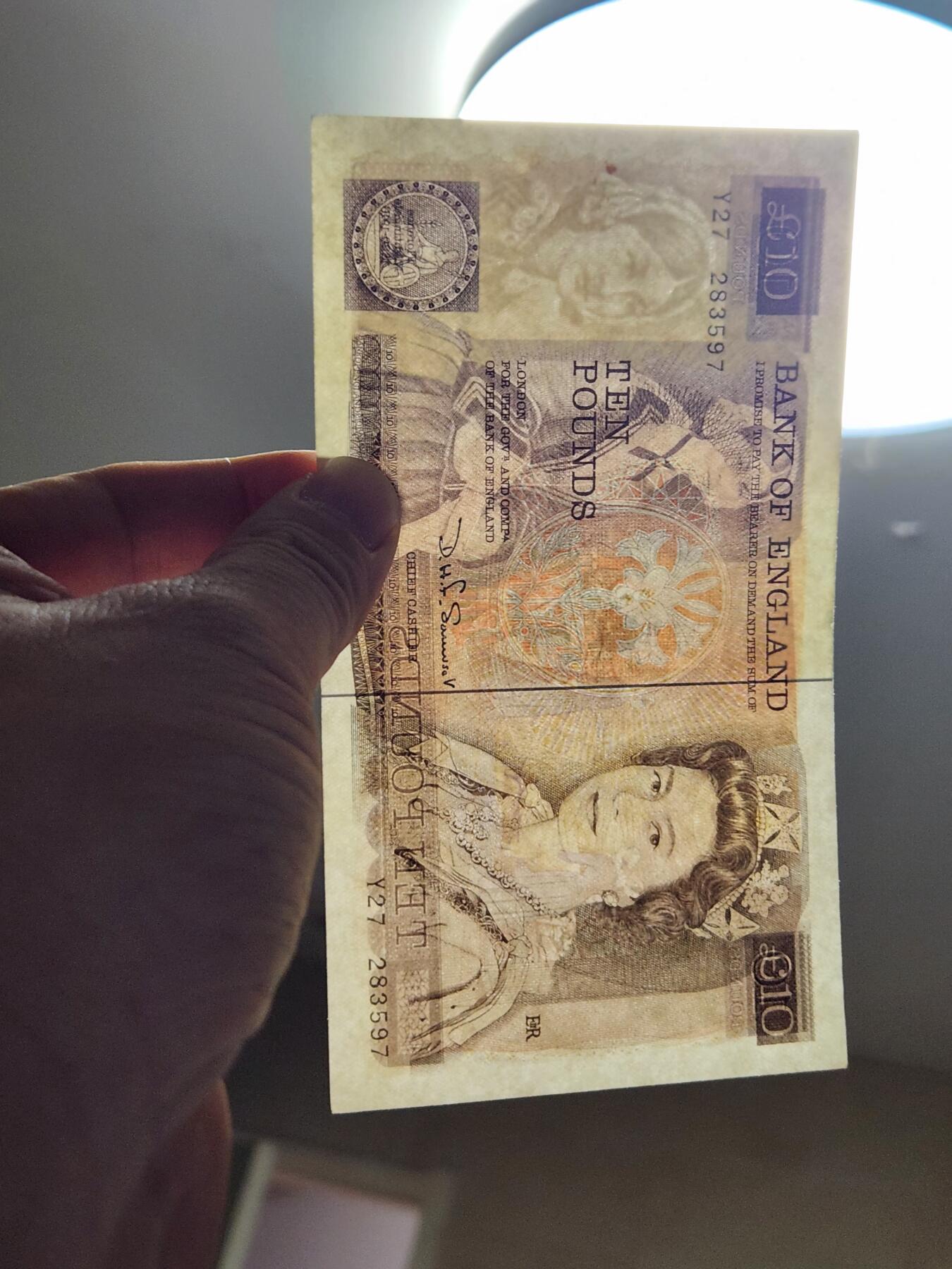 3月2号晚上8点 外国纸币自动截拍第33场 英国10镑美品