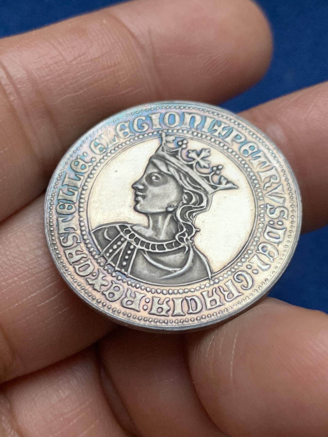 《竞宝斋》第467场 周日，周一 2场连拍 （全场包邮）欢迎送拍 西班牙复古银章 背面双狮加城堡 9.88克 30mm