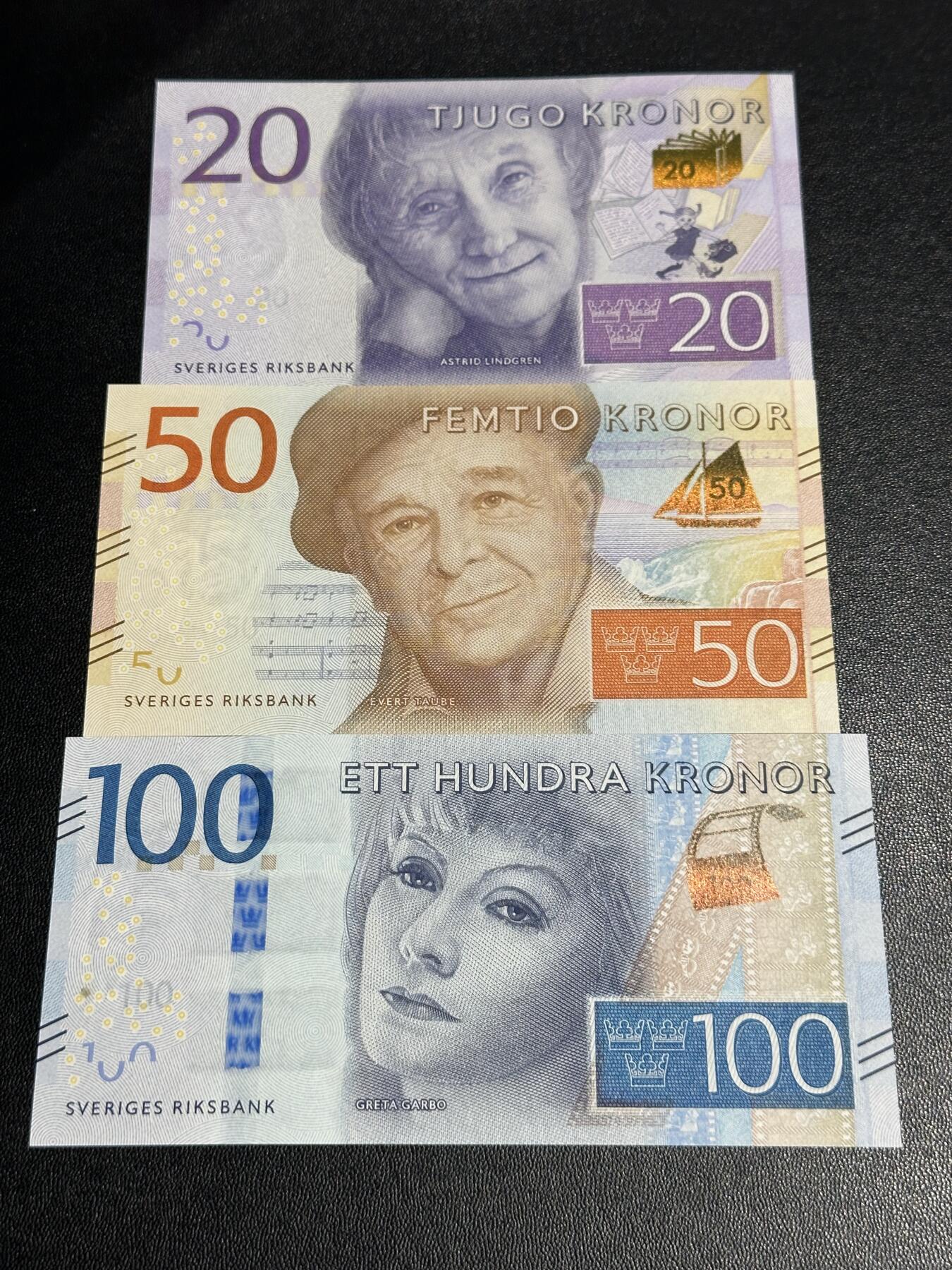 《外钞收藏家》第六百一十四期（精选场）（长期征集拍品、欢迎藏友们联系合作） 瑞典最新版20、50、100克朗 3张一起 全新UNC