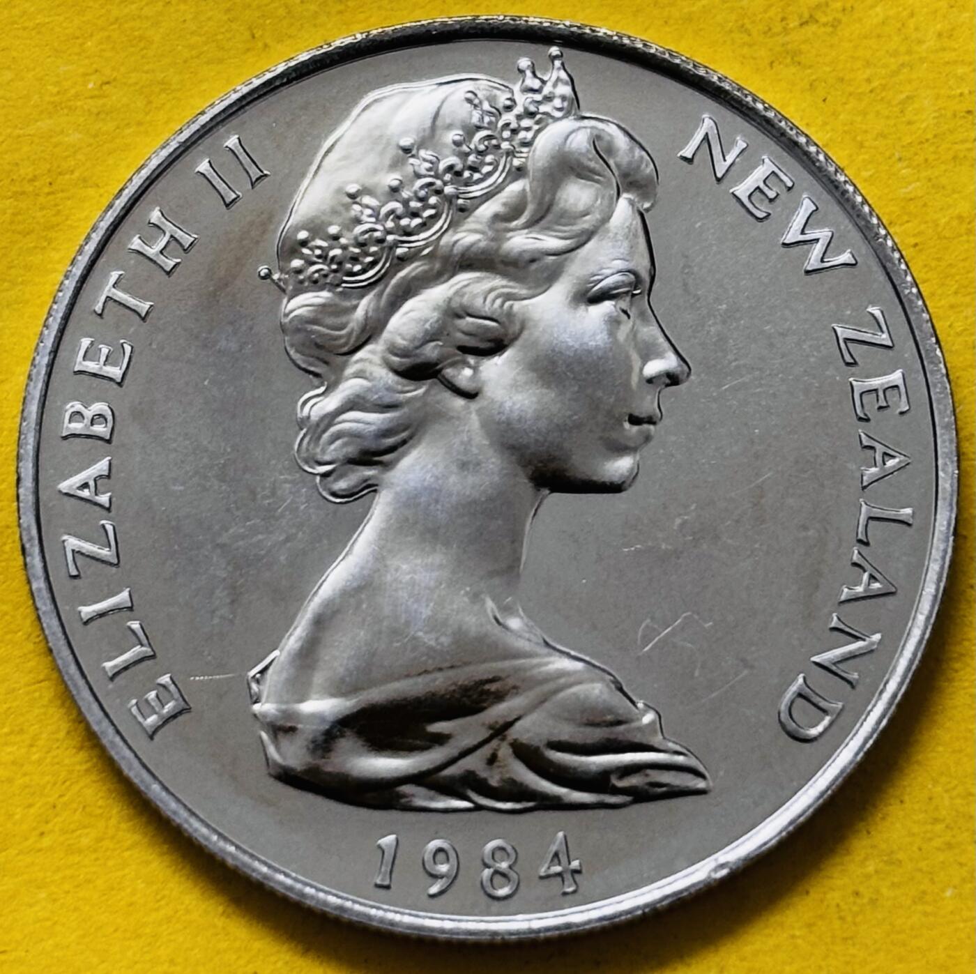 文馨钱币收藏第 295 场，（元宵场）各种银币散币纪念章，长期接代拍业务 全新 1984 年新西兰无翼鸟 20 分镜面工艺像精制币