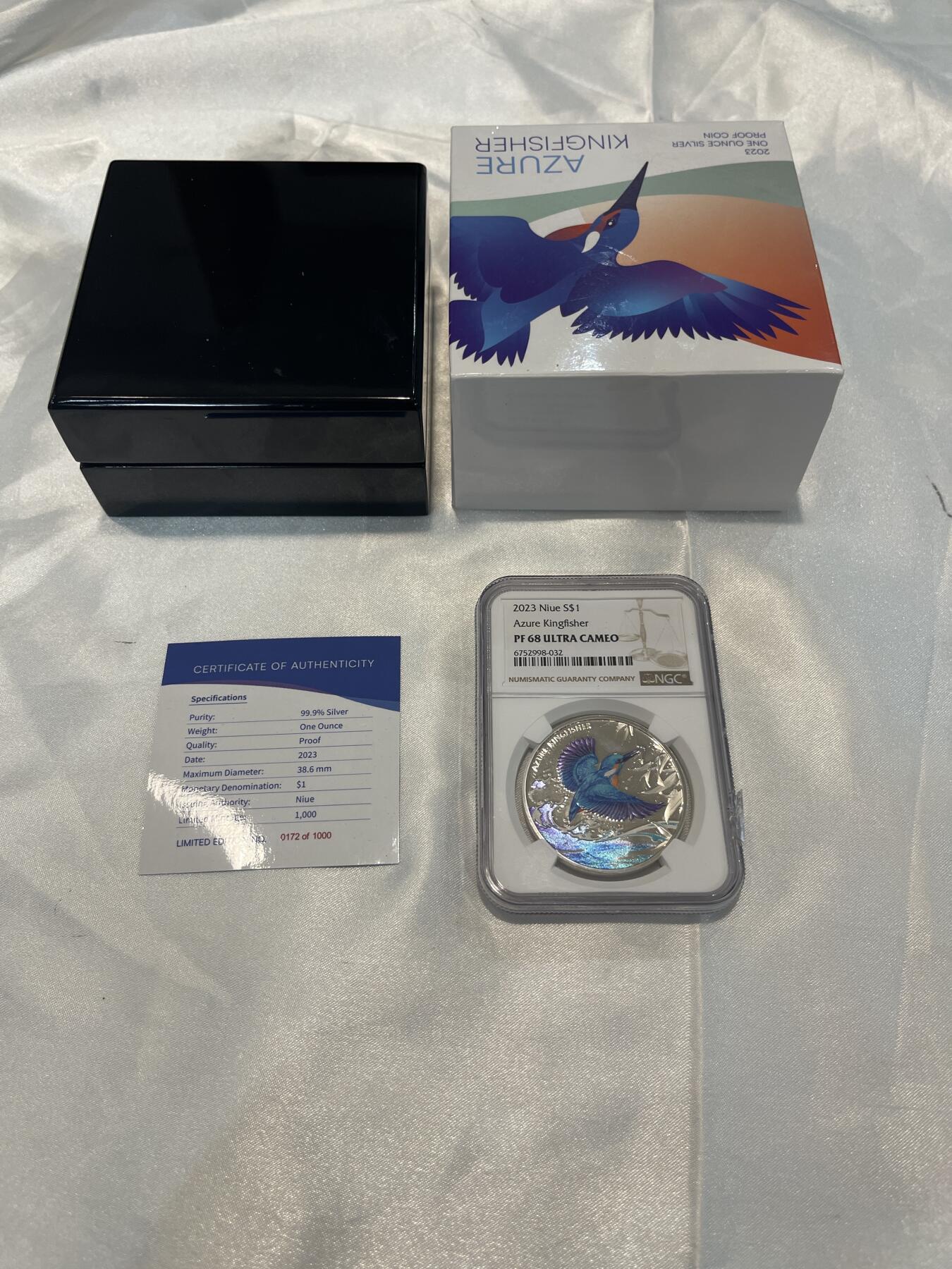 2023纽埃Azure Kingfisher极乐鸟1盎司银币 NGC PF69 ULTRA CAMEO评级，带盒证书，限量1000枚 个人收藏，