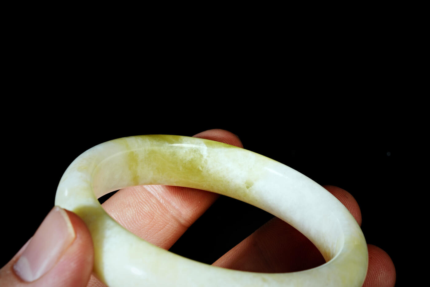 上海都达杂项专场四十四【全场包邮】  天然 蓝田玉贵妃手镯 附鉴定证书91-81