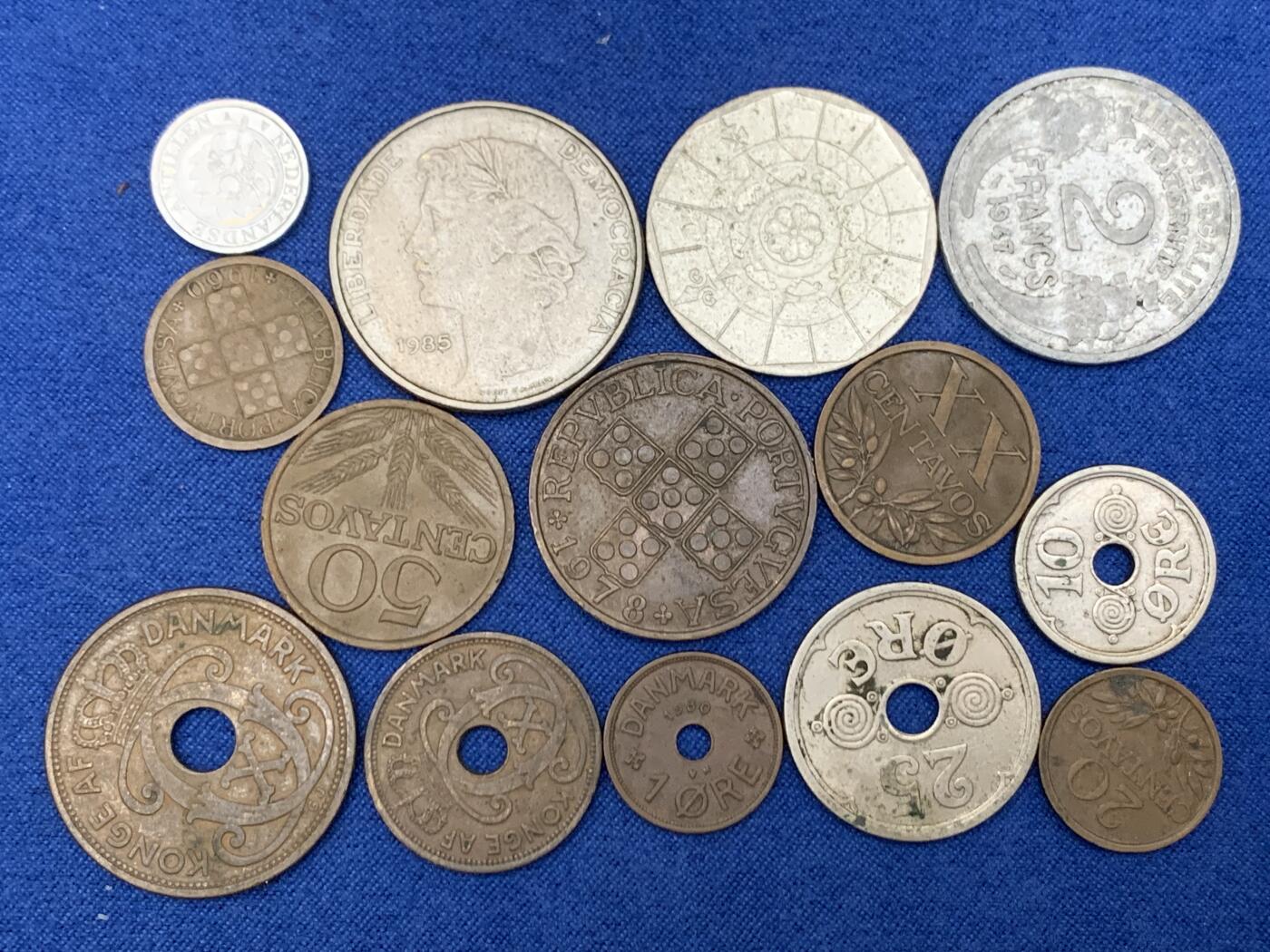 《竞宝斋》第467场 周日，周一 2场连拍 （全场包邮）欢迎送拍 14枚一组 世界各国钱币