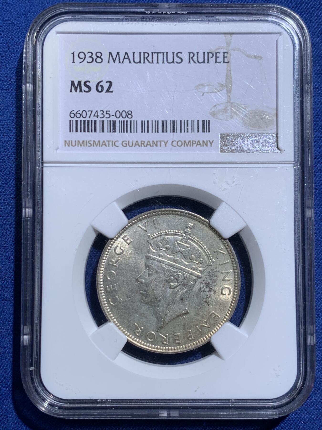 《竞宝斋》第467场 周日，周一 2场连拍 （全场包邮）欢迎送拍 NGC MS62 毛里求斯 1938年 乔六1卢比银币 充分流通 MS少见