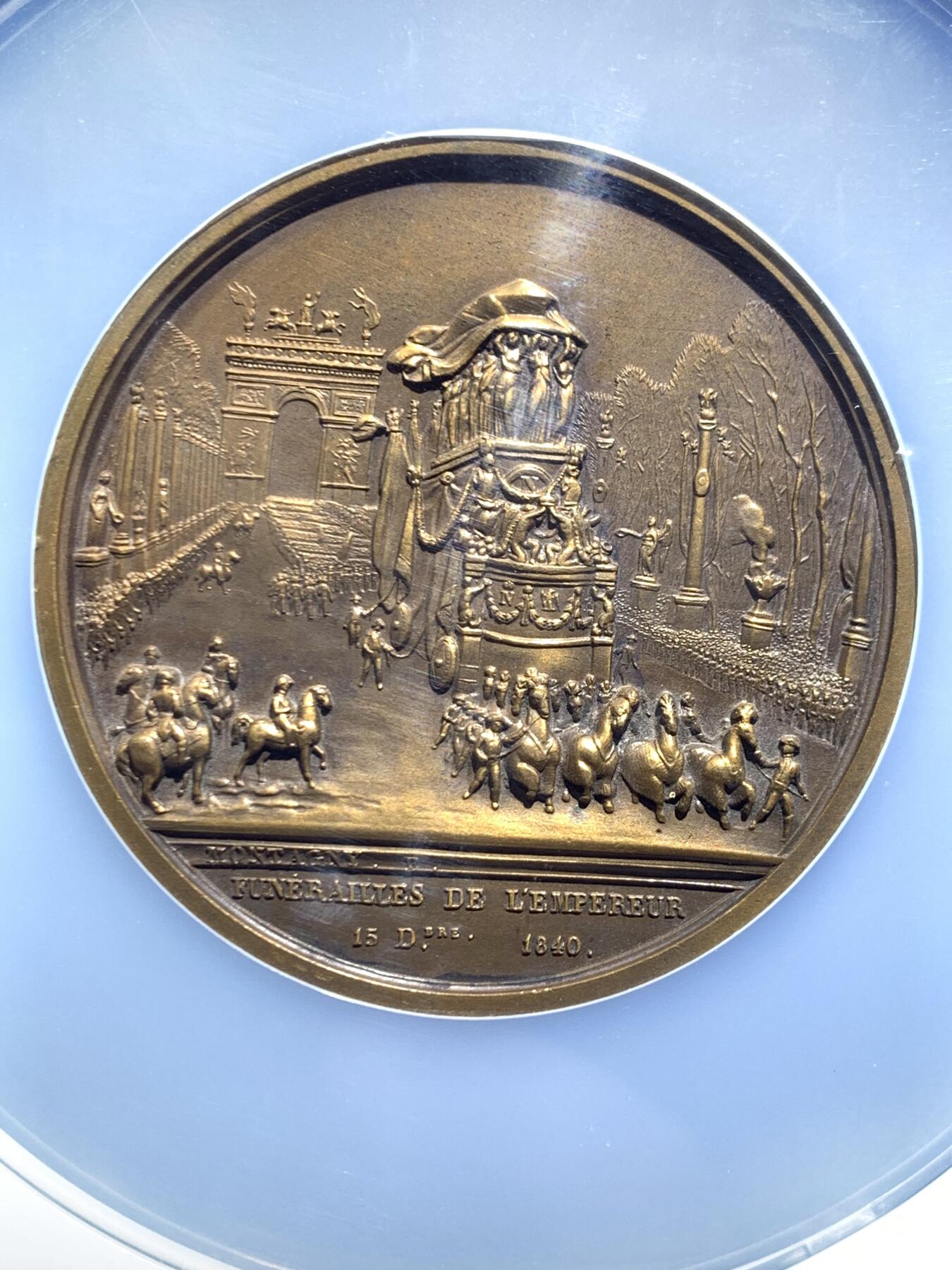 《竞宝斋》第467场 周日，周一 2场连拍 （全场包邮）欢迎送拍 NGC MS62BN 法国1840年拿破仑遗骸从圣赫勒拿岛迁回巴黎荣军院安葬纪念铜章 后铸版 加大加厚盒