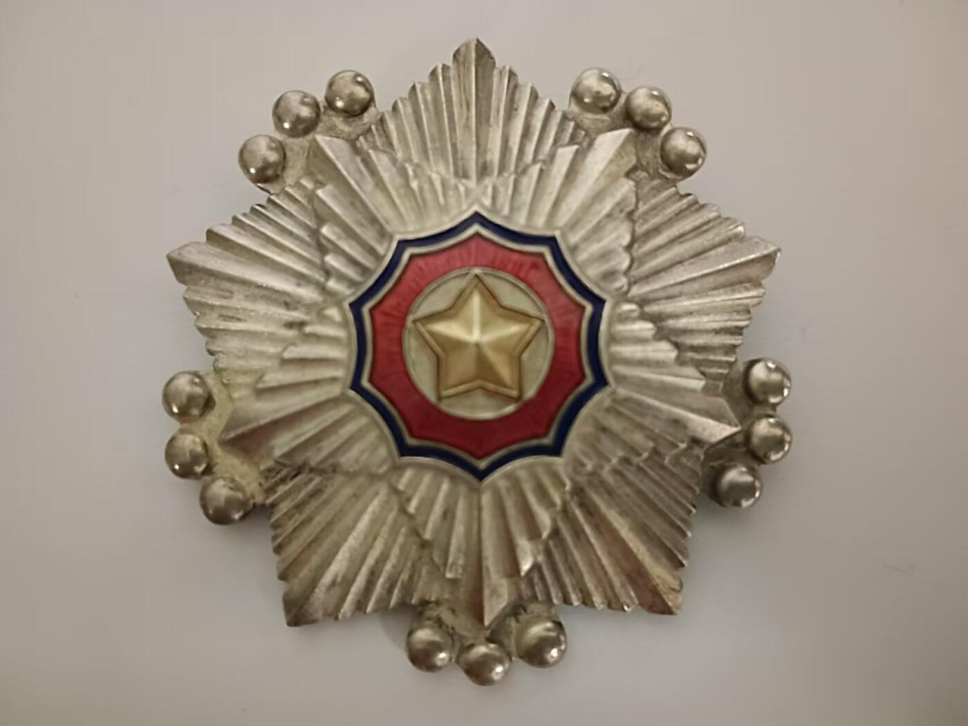 千位小号三级国旗勋章横针版