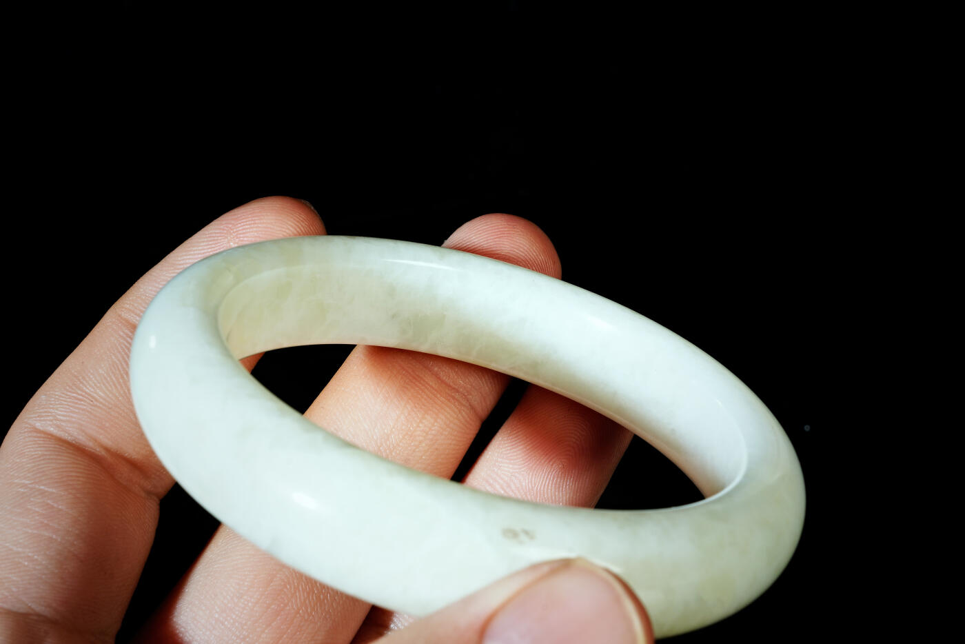 上海都达杂项专场四十四【全场包邮】  天然蓝田玉贵妃手镯 附鉴定证书941-80