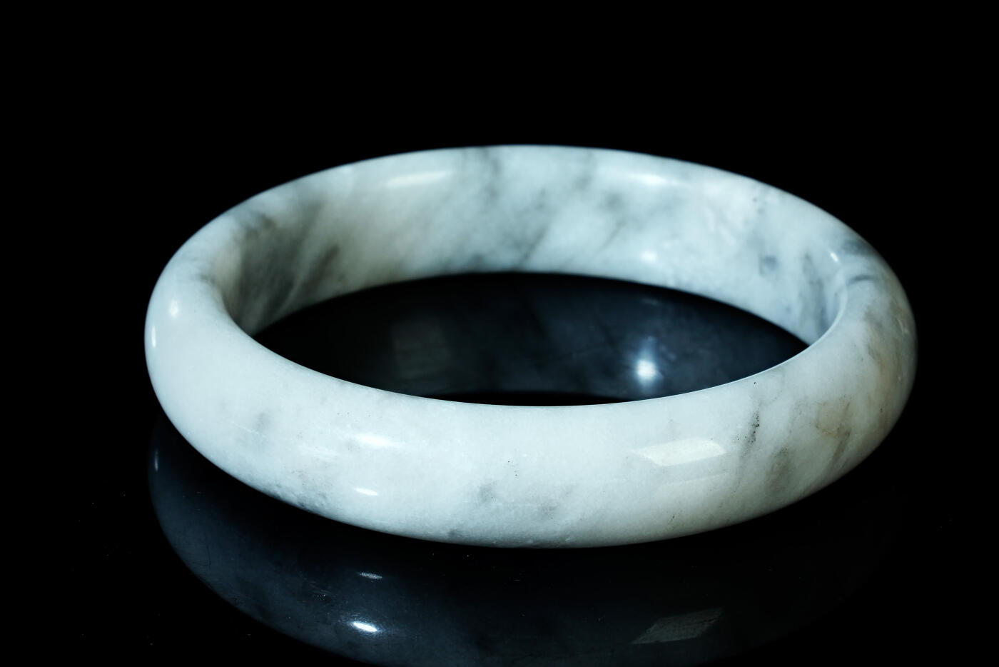 上海都达杂项专场四十四【全场包邮】  天然和田玉青花籽料贵妃手镯91-78