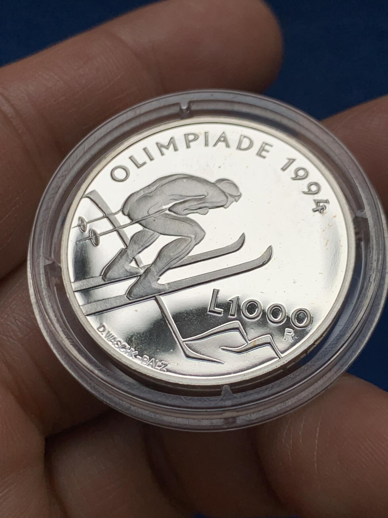 《竞宝斋》第467场 周日，周一 2场连拍 （全场包邮）欢迎送拍 圣马力诺1994年挪威利勒哈默尔冬季奥运会银币 14.55g 835银