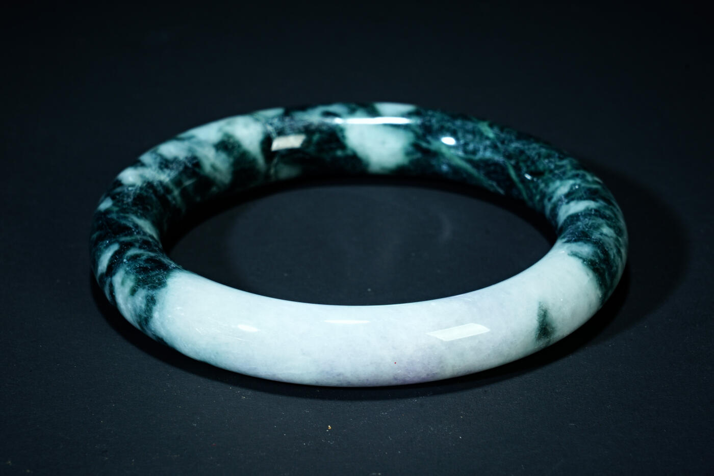 上海都达杂项专场四十四【全场包邮】  天然冰绿花翡翠（A货）圆条手镯 附鉴定证书91-73