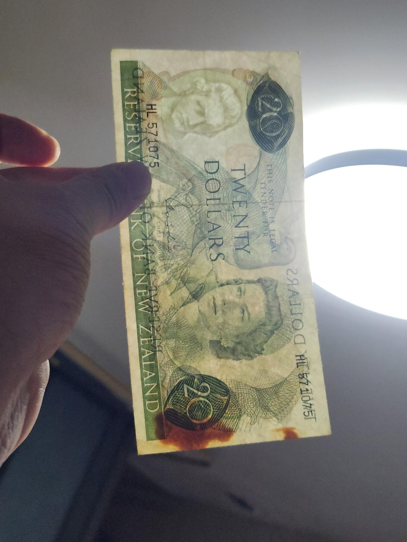 3月2号晚上8点 外国纸币自动截拍第33场 新西兰1977年20元纸币 珍珠冠