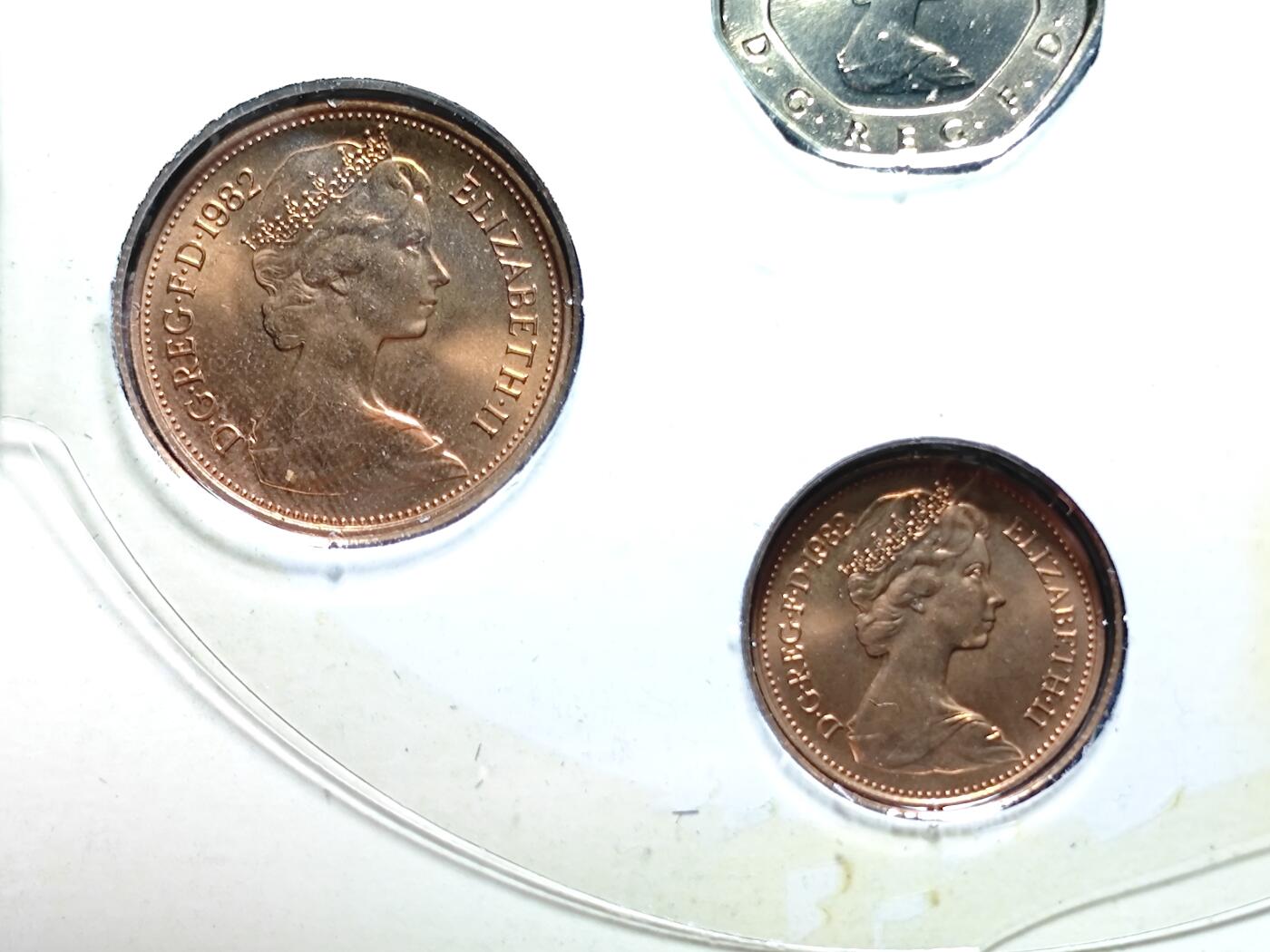 KK钱币收藏小铺   套币 批量/好品散币专场 2月预留时间 周末发货  1982英国大小面值清年一套