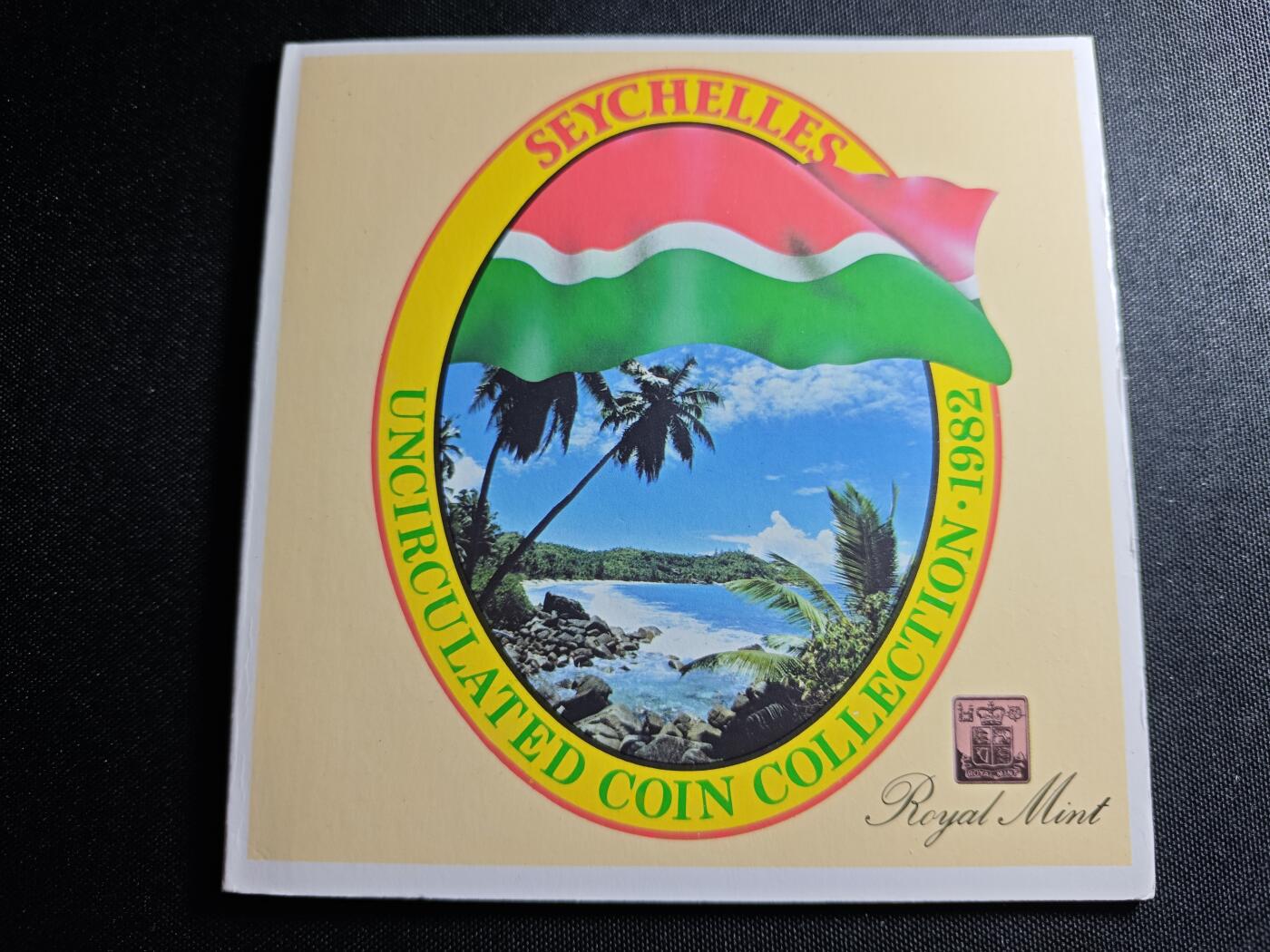 KK钱币收藏小铺   套币 批量/好品散币专场 2月预留时间 周末发货  1982塞舌尔东西面值清年一套