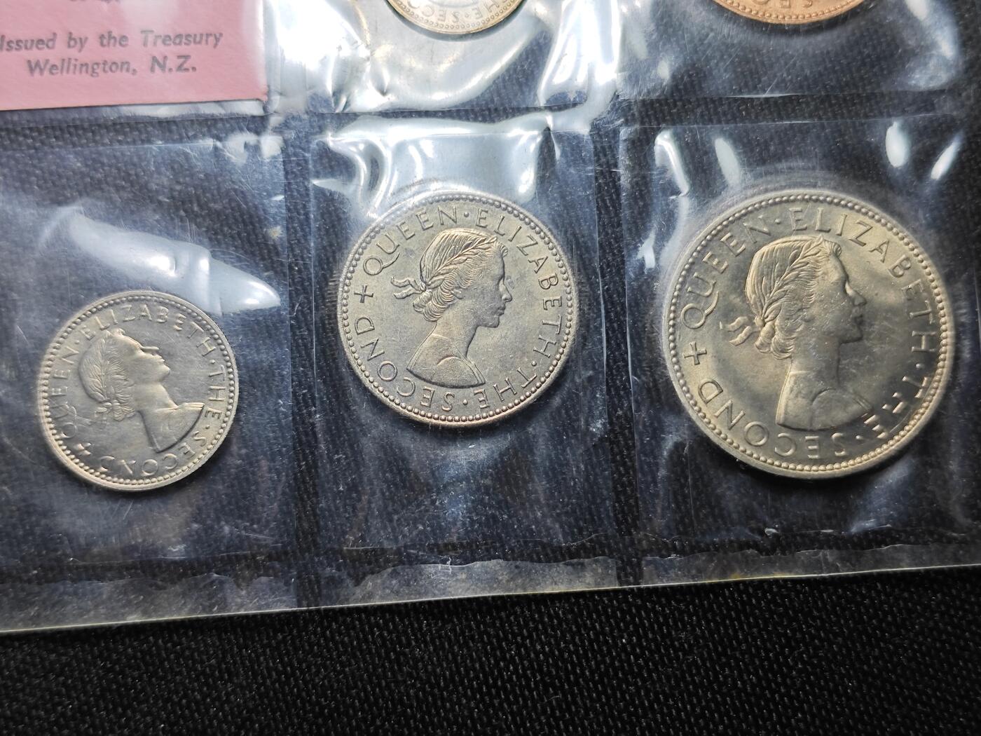 KK钱币收藏小铺   套币 批量/好品散币专场 2月预留时间 周末发货  1965新西兰大小面值清年一套 好品