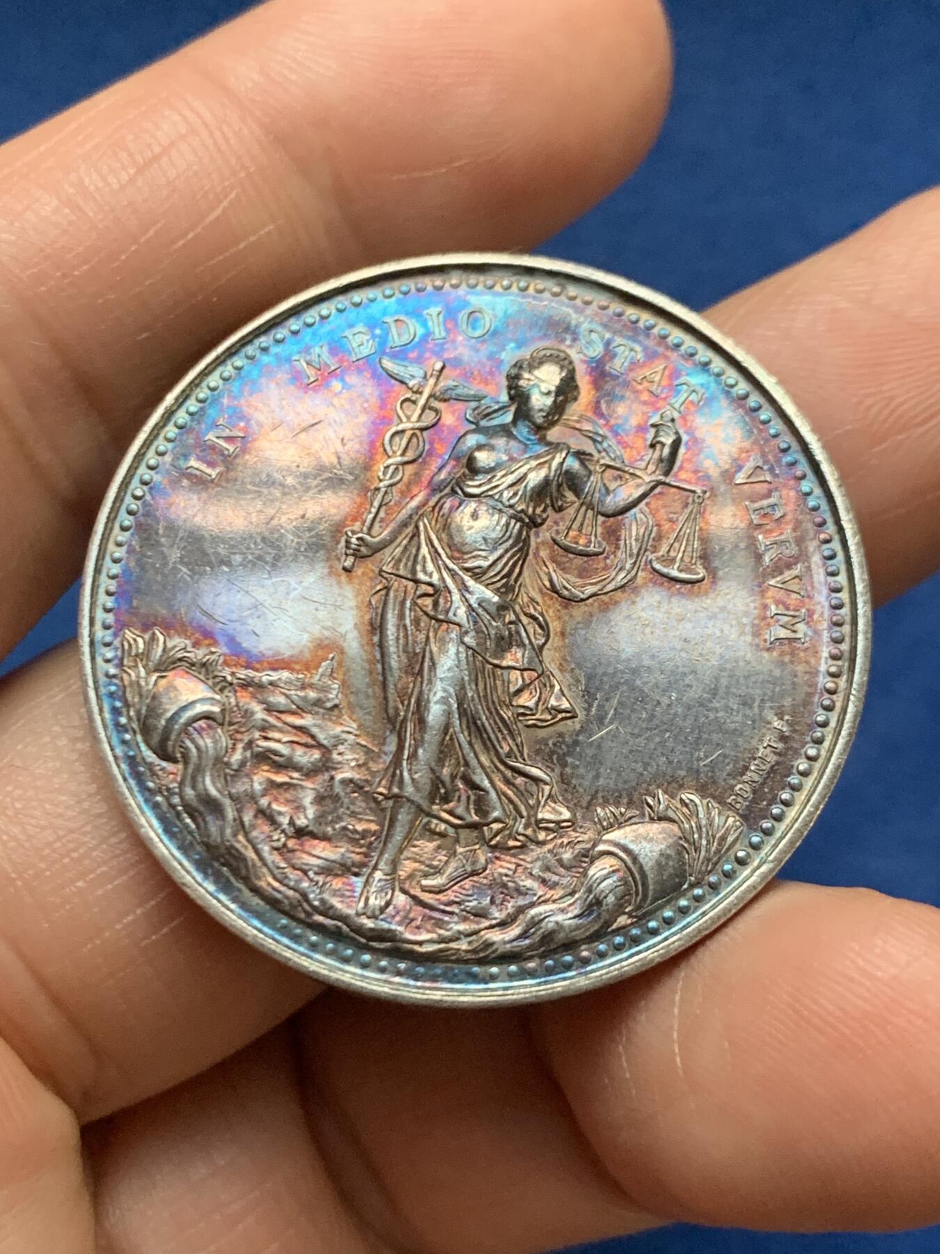 《竞宝斋》第467场 周日，周一 2场连拍 （全场包邮）欢迎送拍 法国里昂丝绸制造商与经销商联合纪念银章 22.5克 36.7mm 丰饶角银标