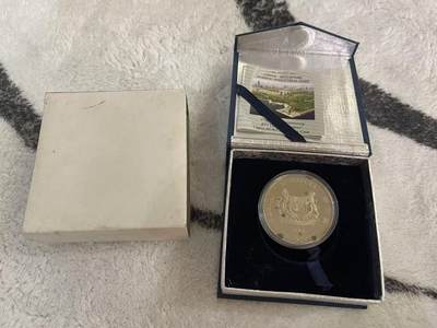 ❤️【币观天下】❤️ 第343期钱币秒杀拍卖场- 2026.3.6周五晚上6点半场 长期征集拍品  - 新加坡2004年苏州工业园区成立十周年类精致币 官方原包装 发行量7000枚 如图有氧化