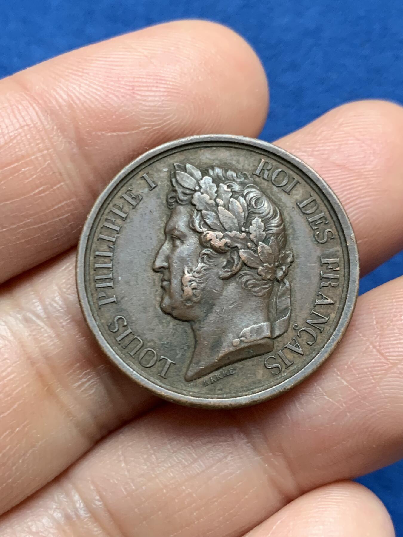 《竞宝斋》第467场 周日，周一 2场连拍 （全场包邮）欢迎送拍 法国路易菲利普儿子奥尔良公爵造像落成纪念铜章 8.7克 26.8mm 手指铜标