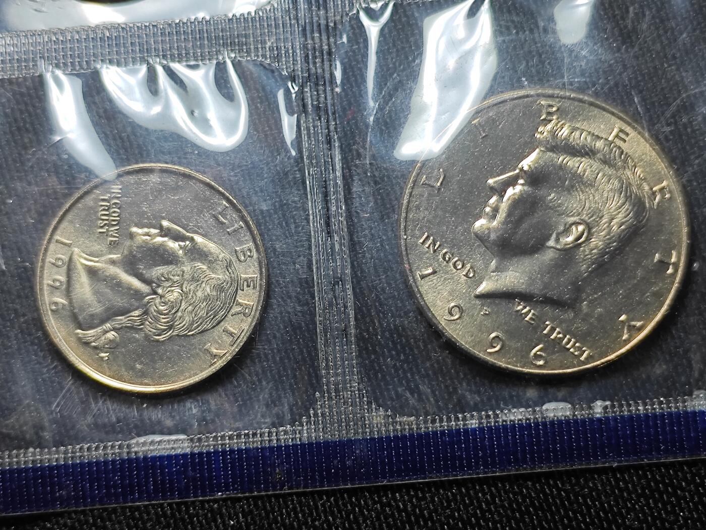 KK钱币收藏小铺   套币 批量/好品散币专场 2月预留时间 周末发货  1986美国大小面值清年一套 含造币厂纪念章