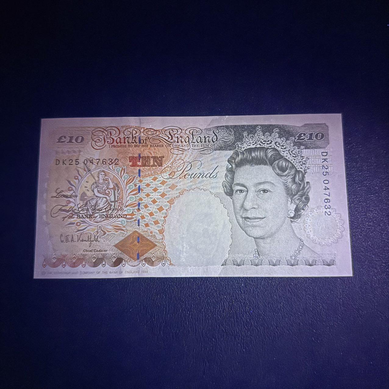 第15期 库存 英国1993年10镑 全新unc