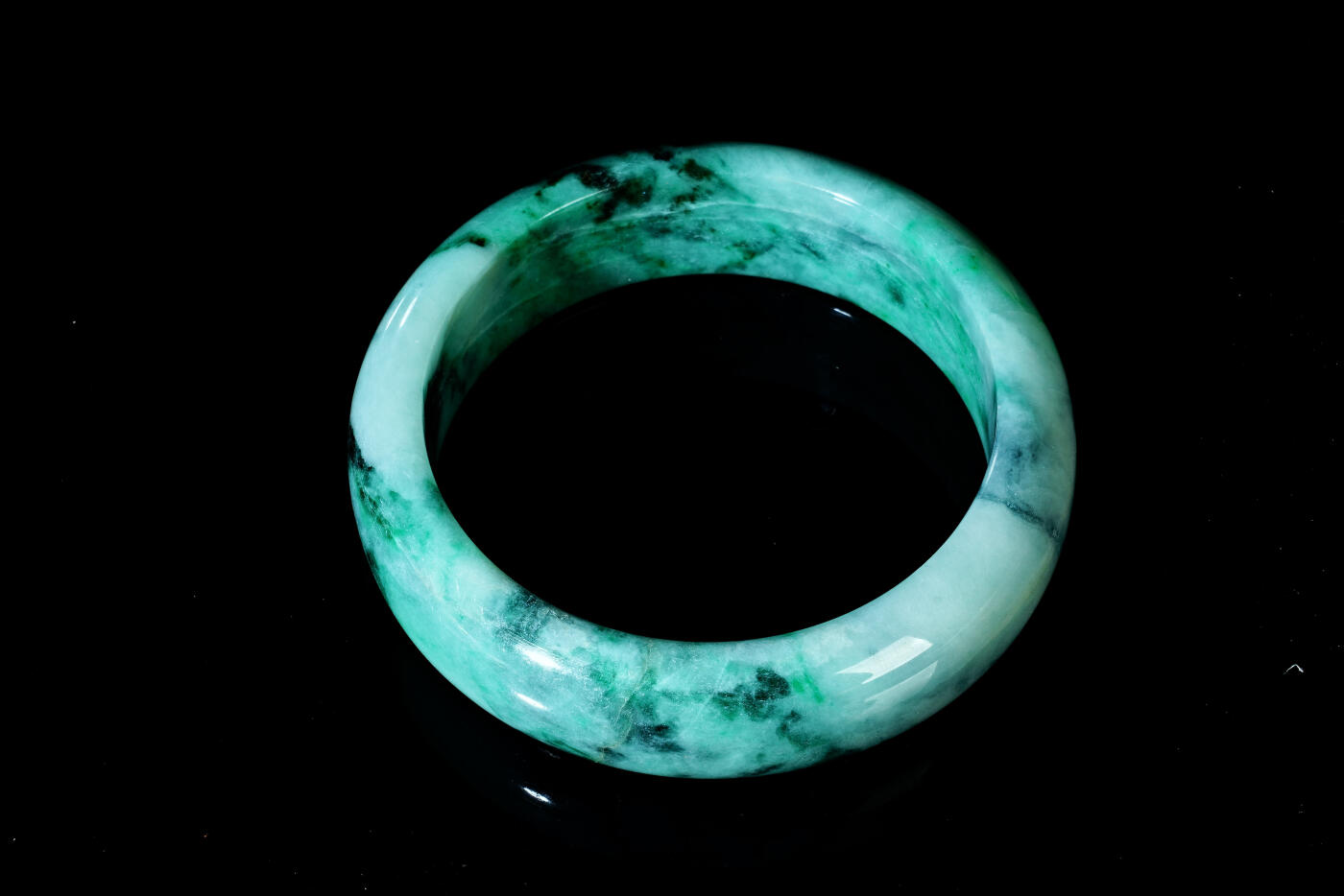 上海都达杂项专场四十四【全场包邮】  天然冰绿花翡翠（A货）贵妃手镯 附鉴定证书91-71